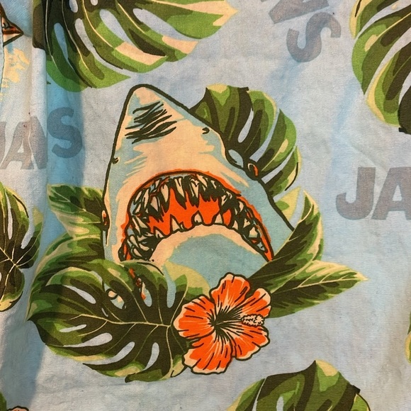 Jaws Universal Studios Tropical Hawaiian Shirt Shark size XL - Picture 8 of 15